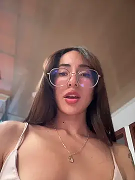 Snapshot of lauravasquez chatting on January 31, 2025, 9:05 pm lauravasquez online show from January 31, 2025, 9:05 pm