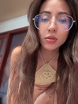 Snapshot of lauravasquez chatting on February 18, 2025, 5:31 pm lauravasquez online show from February 18, 2025, 5:31 pm