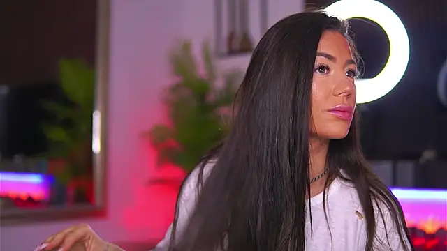 Abbela White online show from April 18, 2026, 6:28 am