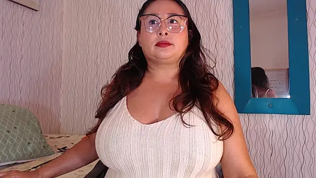 Snapshot of NadiaWhite chatting on September 10, 2025, 5:46 pm NadiaWhite online show from September 10, 2025, 5:46 pm