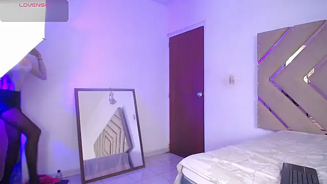 Raven foxter1 online show from December 13, 2024, 4:22 am