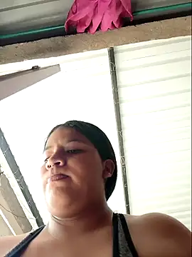 moncerrat luna online show from December 18, 2024, 3:11 pm