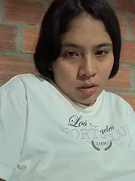 moncerrat luna online show from February 1, 2025, 1:55 am