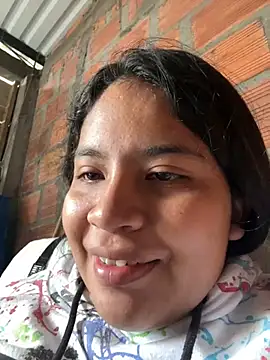 moncerrat luna online show from February 6, 2025, 3:41 pm