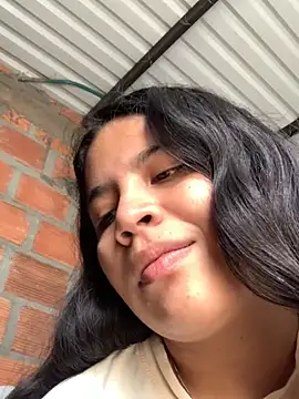 moncerrat luna online show from February 15, 2025, 9:04 pm