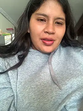 moncerrat luna online show from October 7, 2025, 9:23 pm