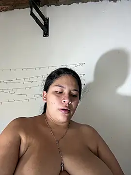 moncerrat luna online show from February 26, 2026, 1:43 pm