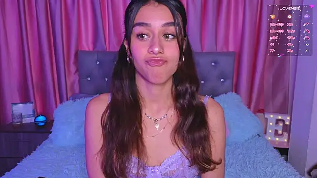 Emiily Scott1 online show from December 2, 2025, 9:10 pm