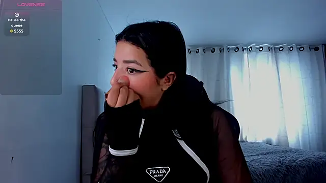 aliice walker  online show from March 25, 2026, 2:23 pm