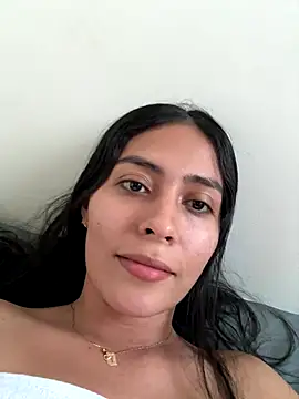 Sophie  Foxxx online show from September 23, 2025, 10:35 pm