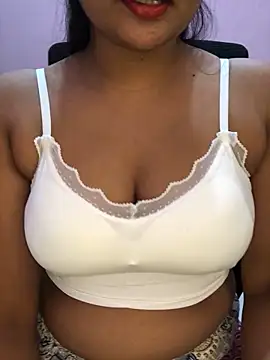 Rose Olivia online show from November 29, 2025, 3:48 pm