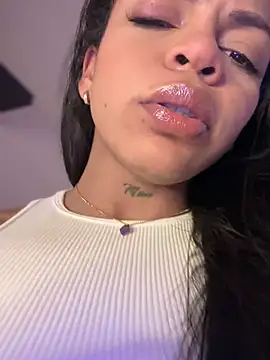 Charly  online show from December 31, 2024, 1:04 am