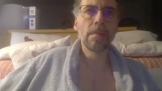 ptitcanard60600 online show from November 30, 2025, 10:47 pm