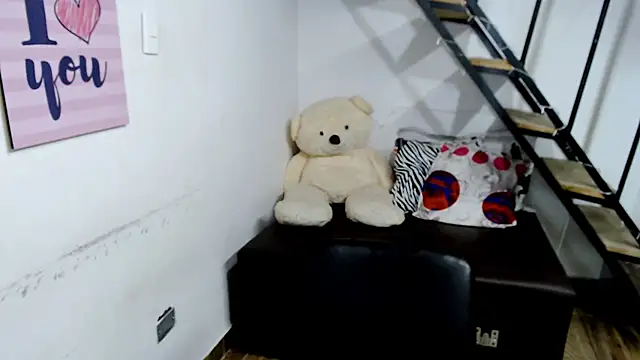 Snapshot of samantha_baby_ chatting on January 14, 2025, 6:38 pm samantha baby online show from January 14, 2025, 6:38 pm