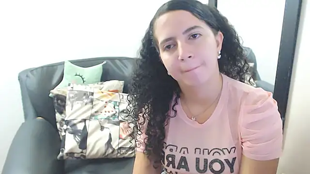 Snapshot of samantha_baby_ chatting on February 9, 2025, 3:43 am samantha baby online show from February 9, 2025, 3:43 am