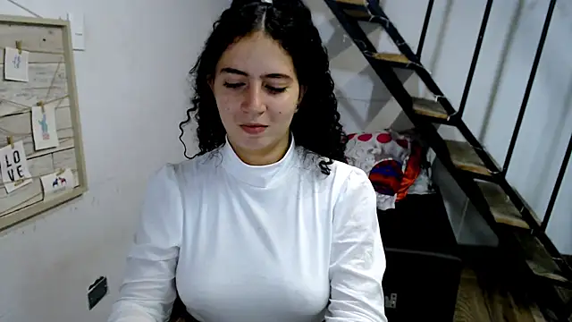 Snapshot of samantha_baby_ chatting on February 19, 2025, 12:35 am samantha baby online show from February 19, 2025, 12:35 am