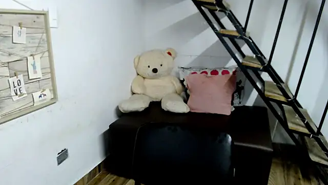 Snapshot of samantha_baby_ chatting on March 22, 2025, 6:03 pm samantha baby online show from March 22, 2025, 6:03 pm