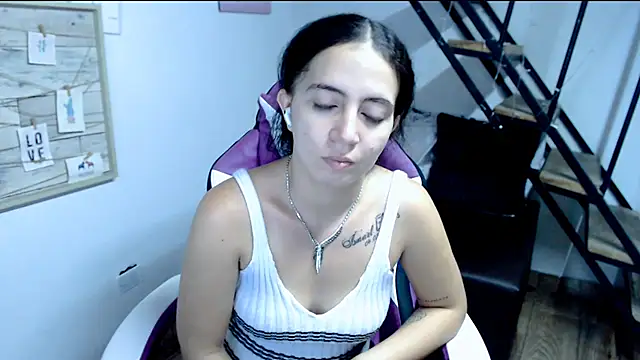 Snapshot of samantha_baby_ chatting on September 23, 2025, 7:06 pm samantha baby online show from September 23, 2025, 7:06 pm