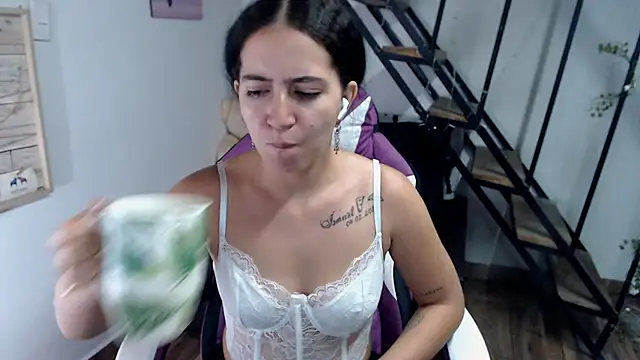 Snapshot of samantha_baby_ chatting on October 15, 2025, 7:14 pm samantha baby online show from October 15, 2025, 7:14 pm