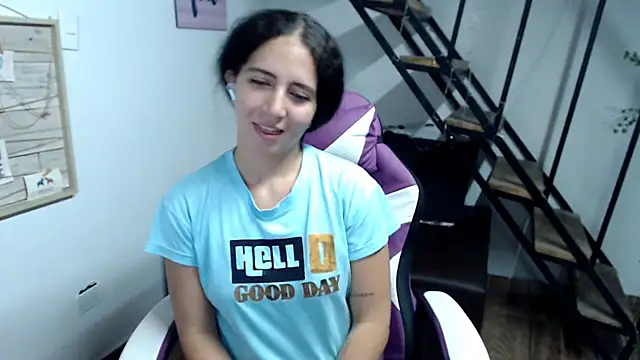 samantha baby  online show from November 17, 2025, 4:35 pm