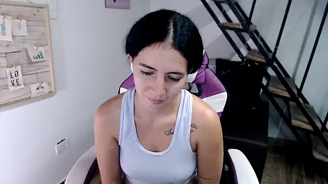 samantha baby  online show from January 7, 2026, 7:49 pm