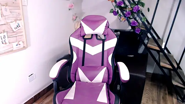 samantha baby  online show from February 25, 2026, 6:28 pm