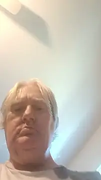 graham1980 online show from November 13, 2025, 5:12 pm