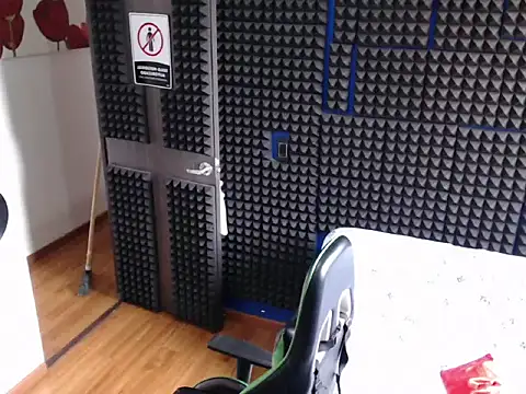 Curly Angel24 online show from November 28, 2025, 5:04 pm