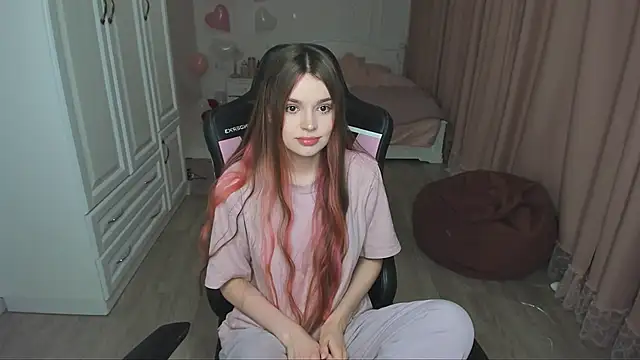 Snapshot of lil_cassie chatting on February 23, 2026, 5:16 am lil cassie online show from February 23, 2026, 5:16 am