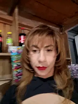 Snapshot of Evehampy chatting on May 15, 2026, 7:43 pm Evehampy online show from May 15, 2026, 7:43 pm