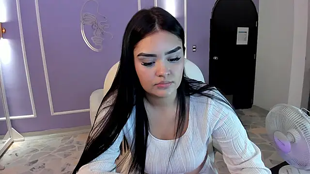 martinasaez online show from January 25, 2025, 10:50 pm