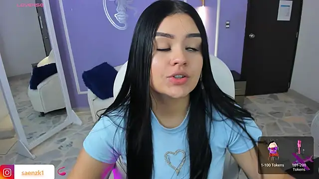 martinasaez online show from March 22, 2025, 11:20 pm