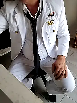 MiguelBISEX online show from October 6, 2025, 5:21 pm