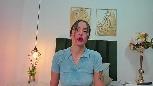 NoraDasilva online show from February 25, 2025, 12:14 am