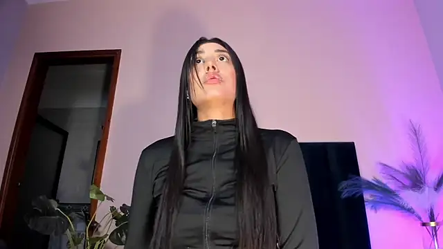 NoraDasilva online show from April 8, 2026, 12:54 am