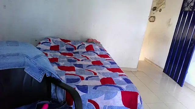 almaswan1 online show from January 17, 2025, 5:19 pm