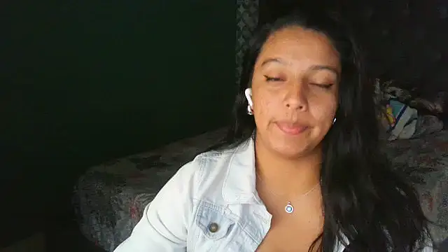 almaswan1 online show from October 2, 2025, 3:41 pm