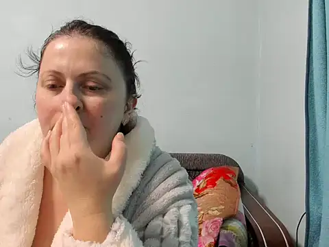 Lillian2 online show from December 8, 2024, 2:41 pm