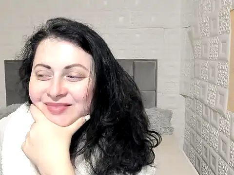 Lillian2 online show from February 16, 2025, 2:21 pm