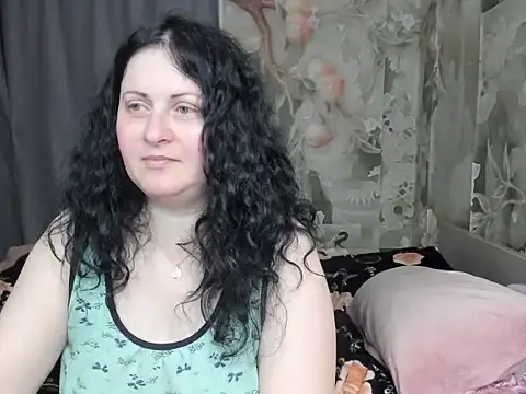 Lillian2 online show from March 15, 2026, 7:53 pm