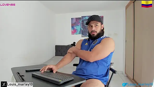 Snapshot of Louis_marley__ chatting on October 31, 2025, 3:35 pm Louis marley online show from October 31, 2025, 3:35 pm