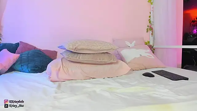 KrissySinsx online show from February 6, 2026, 8:07 am