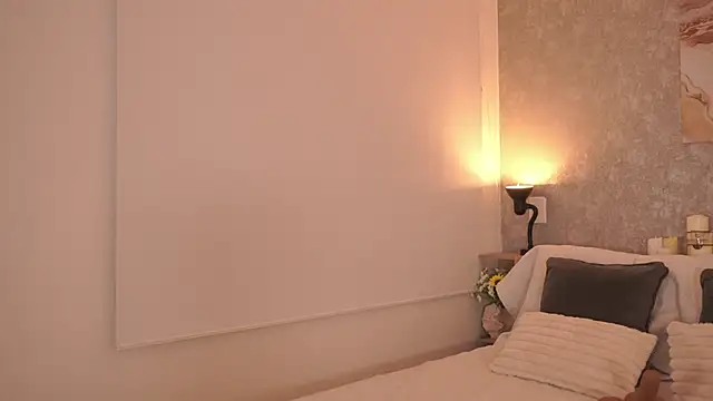 Snapshot of LillyThompson chatting on June 10, 2026, 11:35 pm LillyThompson online show from June 10, 2026, 11:35 pm