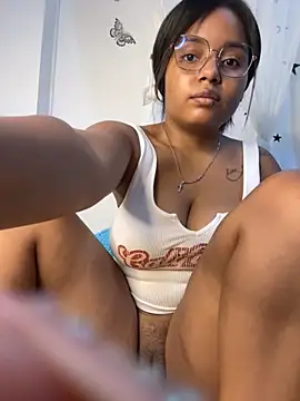 Aleja DANS online show from November 7, 2025, 1:44 pm