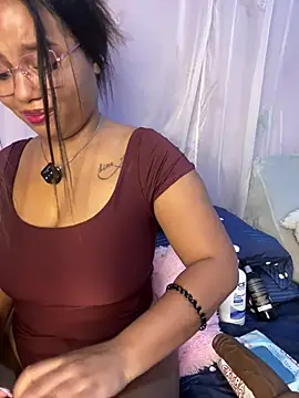 Snapshot of Aleja_DANS chatting on May 22, 2026, 1:28 pm Aleja DANS online show from May 22, 2026, 1:28 pm