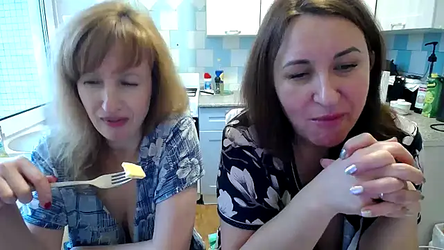 DonnaMagdalena online show from December 25, 2024, 9:24 am