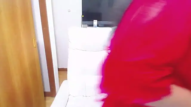 Yunhot  online show from October 12, 2025, 5:39 am