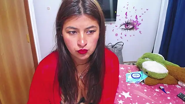 Yunhot  online show from April 21, 2026, 12:12 am