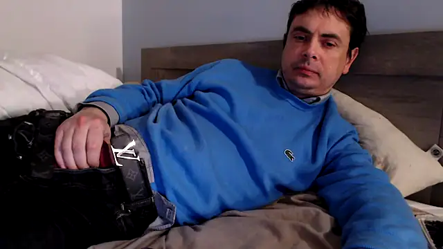 freddy0222222 online show from April 14, 2026, 8:15 pm