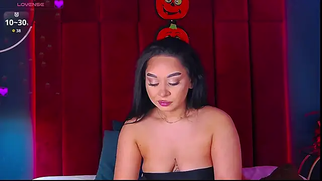 MadyLuxxx online show from October 29, 2025, 7:59 pm